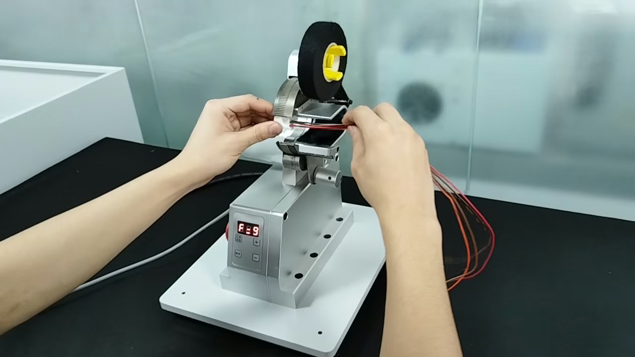 Máquina Envolvedora Mini de Cinta Adhesiva para Cables Únicos - Envoltura Precisa para Aplicaciones de Cable Individual