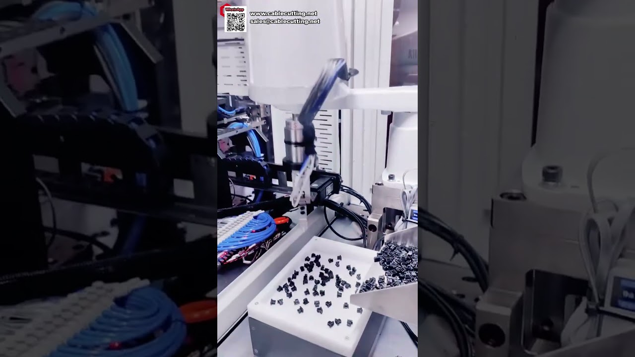 Máquina Automática de Crimpado de Terminales e Inserción de Conectores con Bandeja Flexible