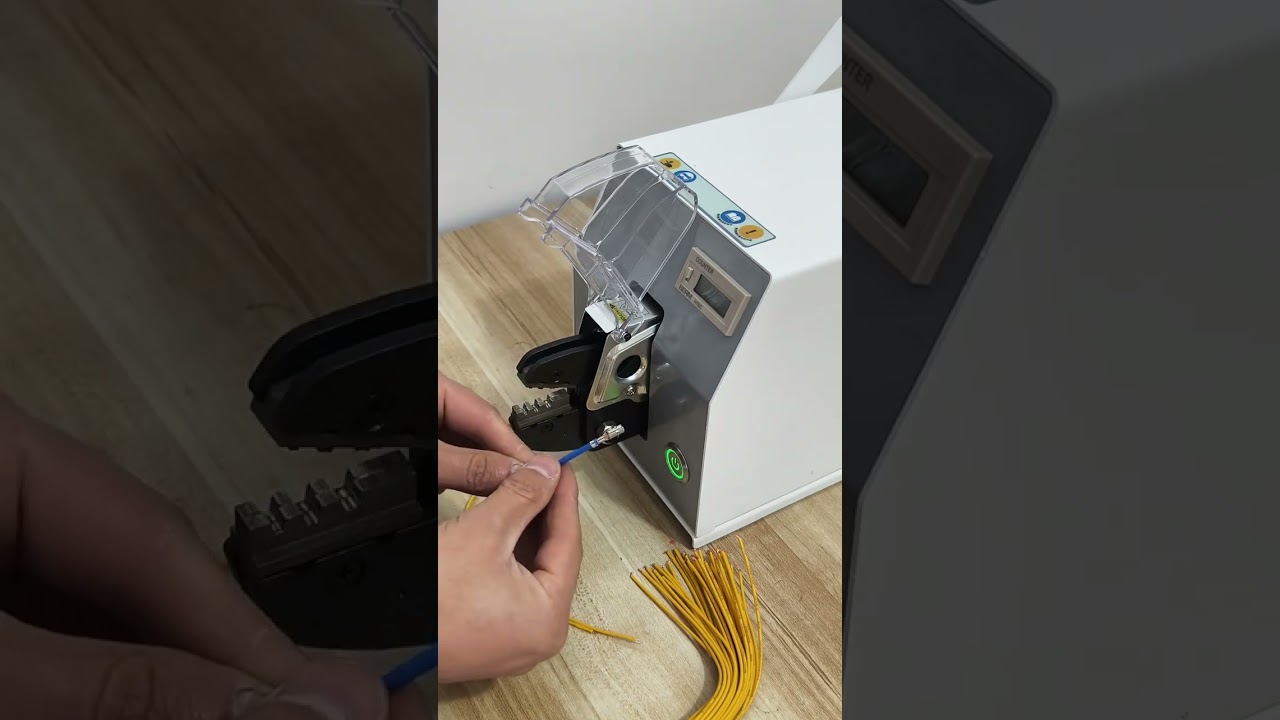 Máquina de crimpado de terminales versátil para múltiples tipos de terminales #máquina #crimpadoradecables