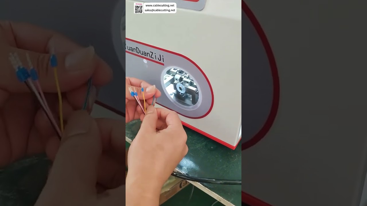 Máquina de crimpado para terminales tubulares preaislados 0.3-4mm² - Pelado y crimpado universal
