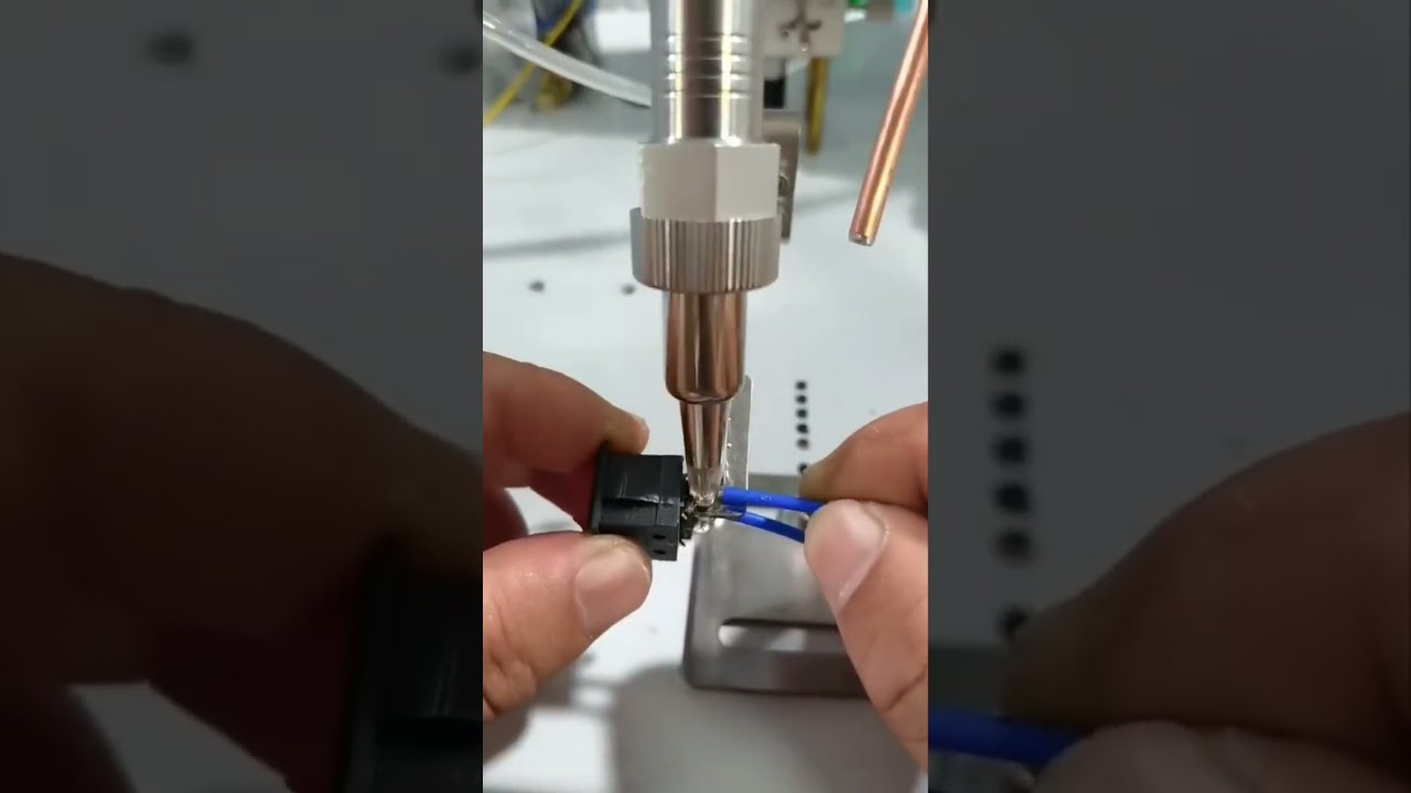 Máquina de soldadura semiautomática con alimentación automática de estaño y alambre | #maquina #fabrica