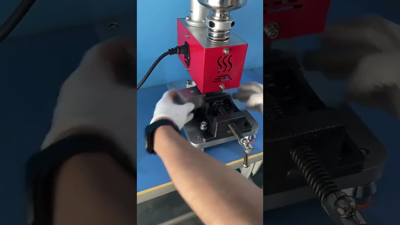 Inyector de Plástico Manual e Hidroneumático | Máquina de Inyección Pequeña