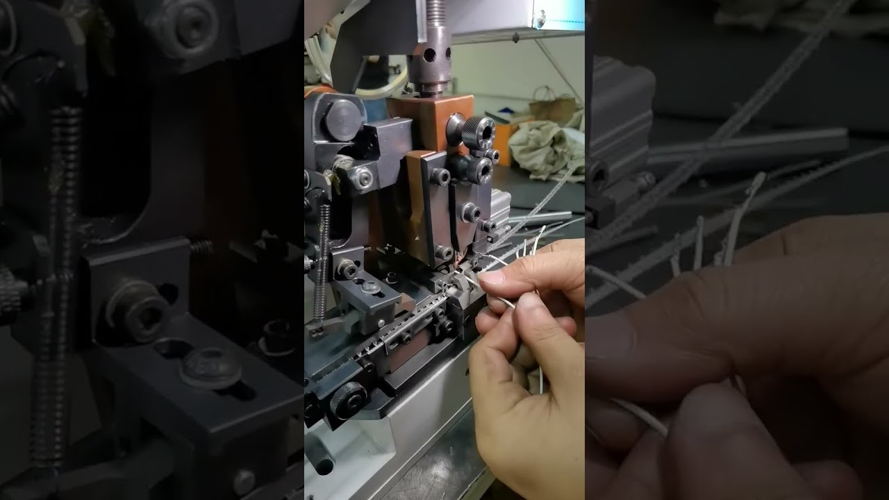 Máquina de pelado y crimpado de terminales en un solo paso con cinta de doble material | Eficiencia en fábrica
