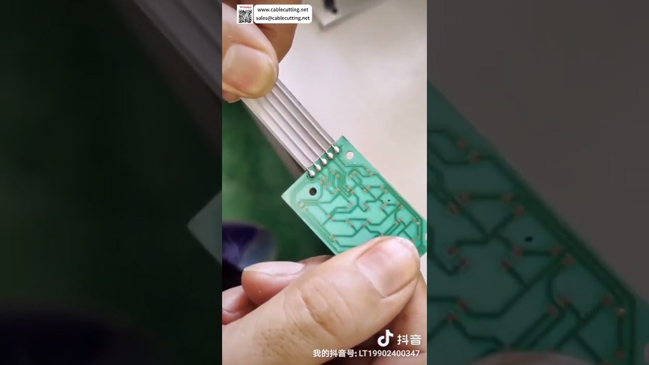 Máquina de Soldar Cable Plano a PCB: 700 Piezas/Hora con Juntas Perfectas