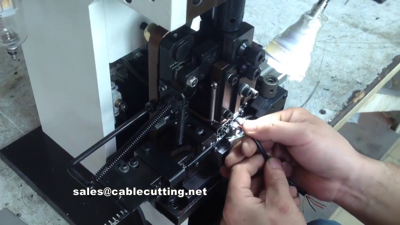 Máquina semiautomática para pelar y crimpar cables: crimpadora de terminales eficiente